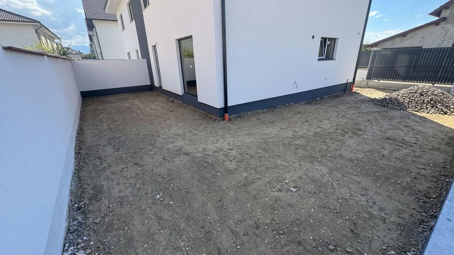 Duplex cu 4 camere cu Canalizare în Șelimbăr
