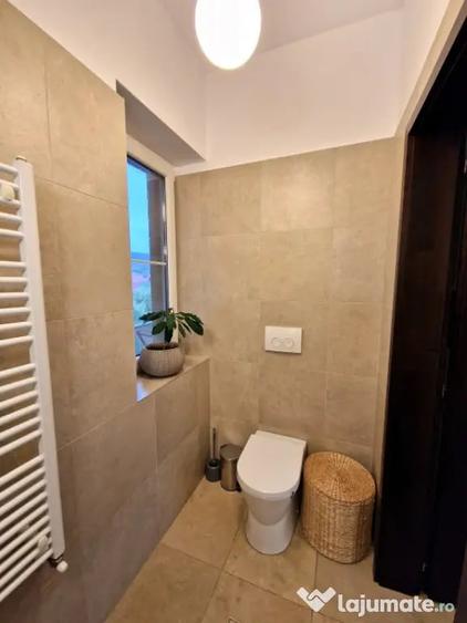 Apartament cu 4 camere decomandat în Central