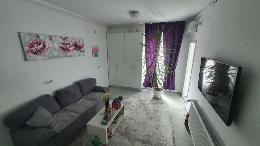 Apartament cu 4 camere decomandat în Central
