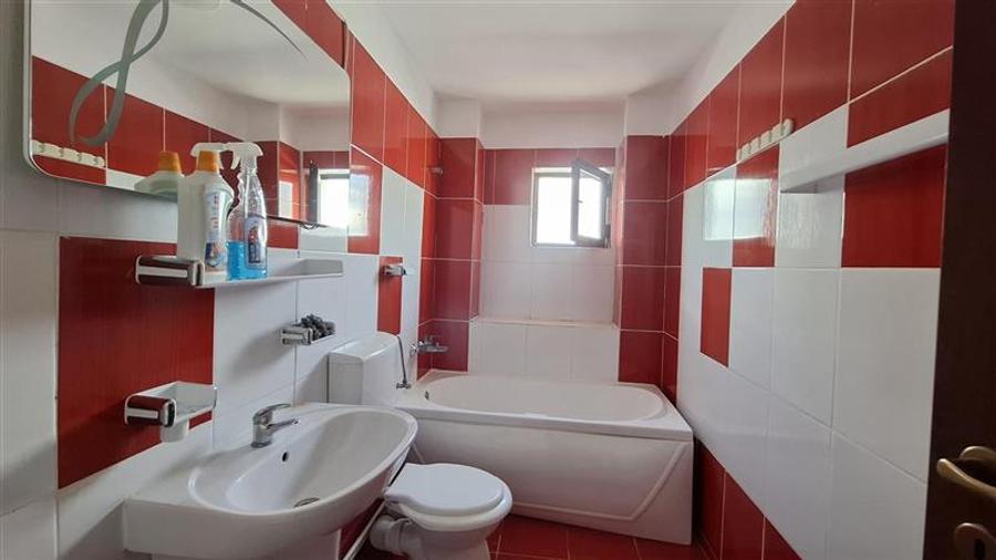 Apartament cu 2 camere decomandat în Obor