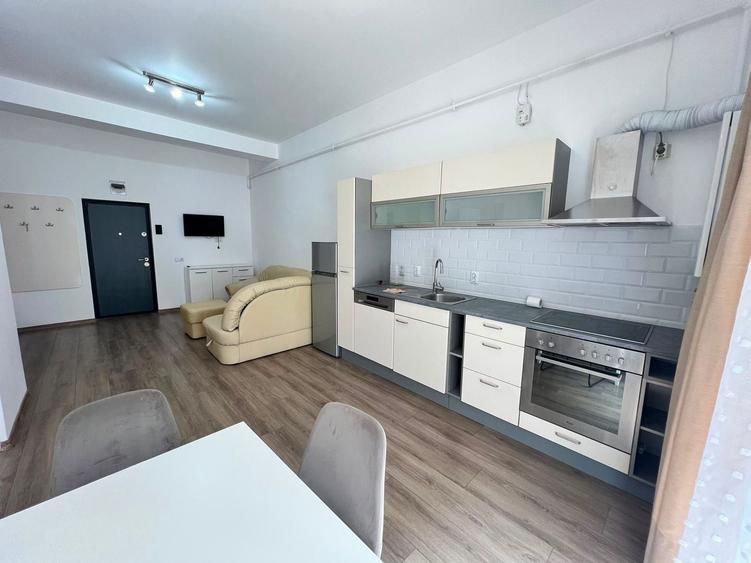 Apartament cu 2 camere semidecomandat, mobilat în Dâmbul Rotund