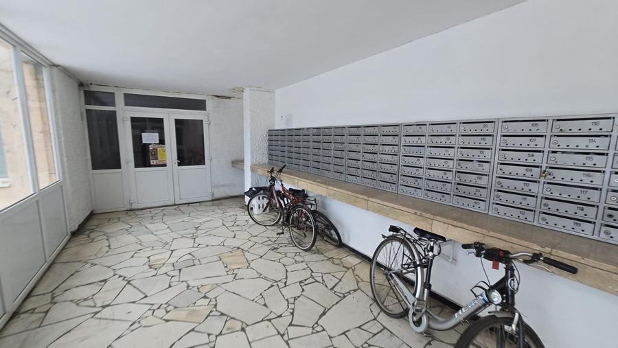 Garsonieră decomandată, mobilată în Titan