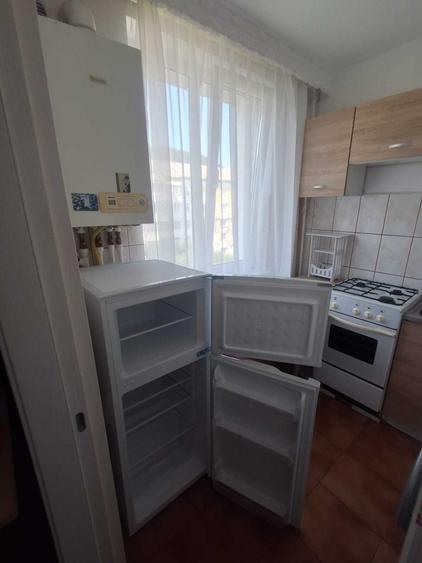 Garsonieră decomandată în Precista