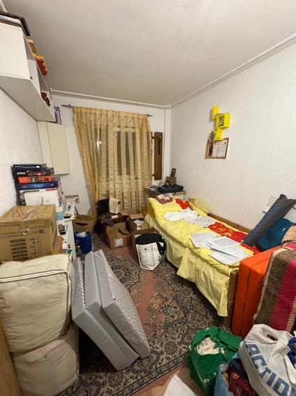 Apartament cu 3 camere semidecomandat în Dacia
