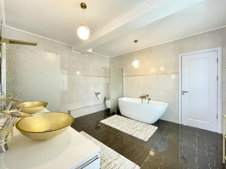Duplex cu 3 camere cu Canalizare în Mamaia-Sat