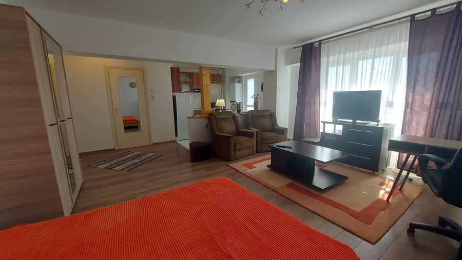 Garsonieră decomandată în P-ța Alba Iulia