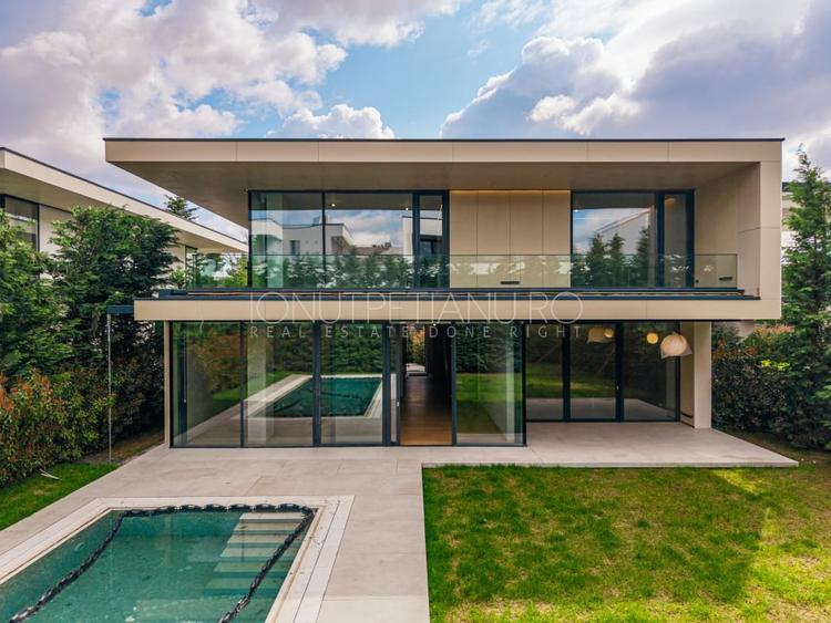 Casă individuală cu 6 camere cu Piscina în Iancu Nicolae