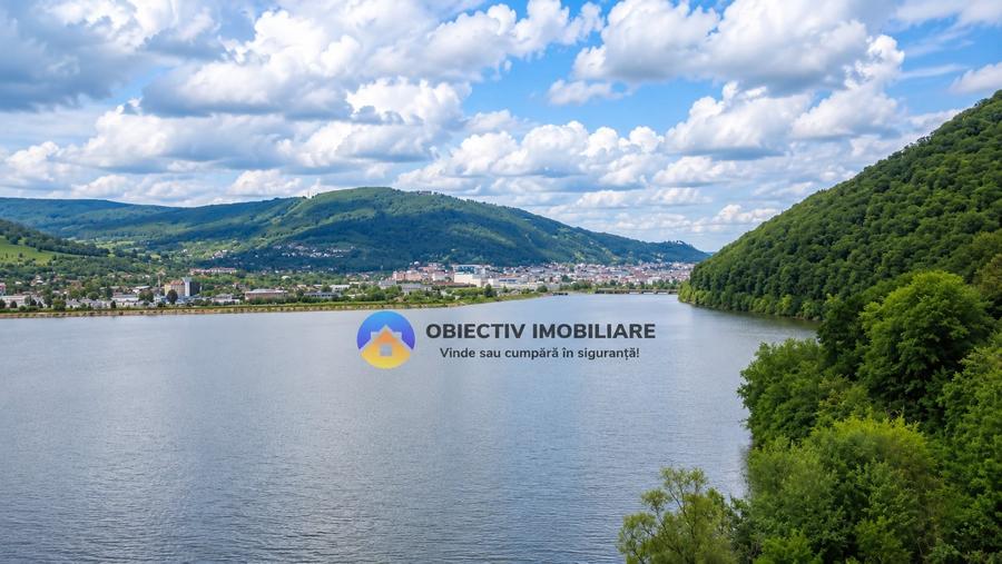 Teren Construcții intravilan de 10000 mp, în Vest