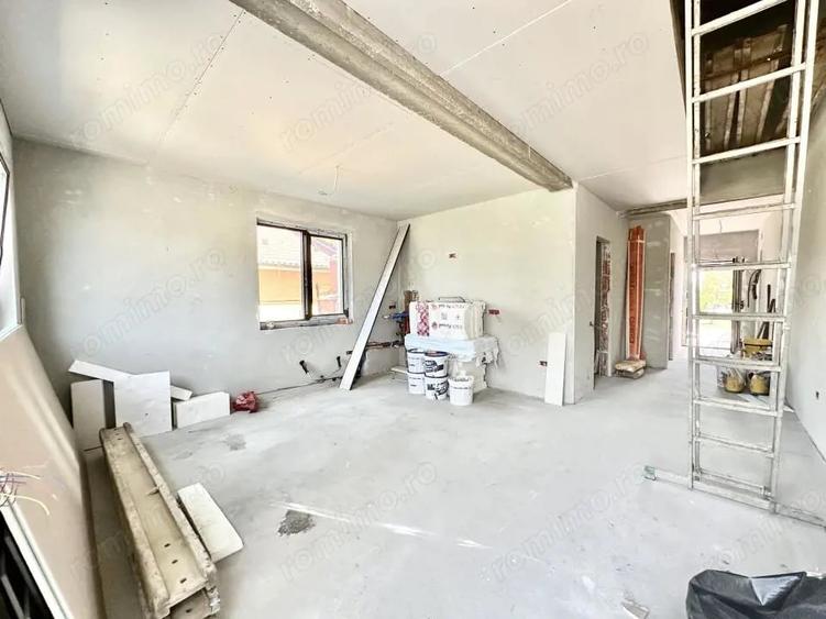 Casă cu 4 camere cu Teren 250 Mp în Sânandrei
