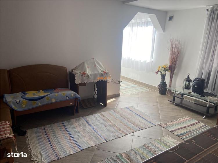 Casă cu 4 camere cu Canalizare în Tătaru