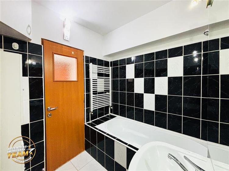 Apartament cu 3 camere decomandat, mobilat în Sud