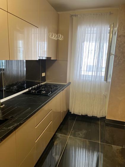 Apartament cu 2 camere decomandat în Berceni