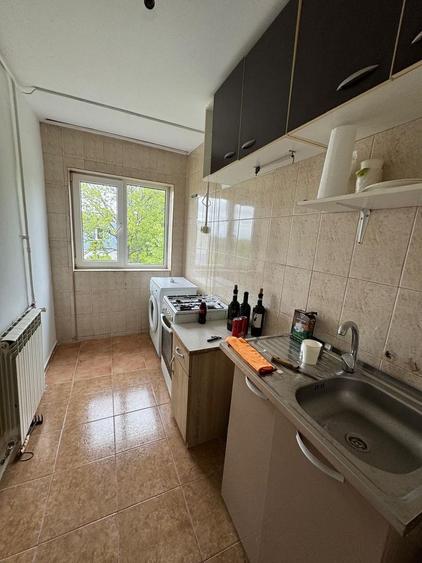 Apartament cu 2 camere semidecomandat, mobilat în Giurgiului