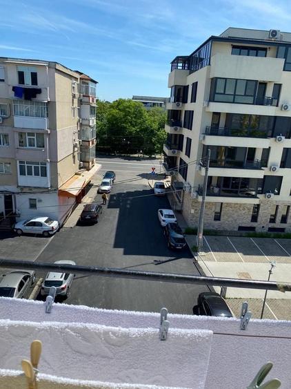Apartament 2 camere decomandat . Situat in zona patibar chiar in spatele blocului nou . - 2