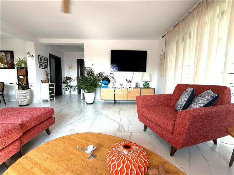 Casă cu 4 camere cu Teren 2165 Mp în Miroslava
