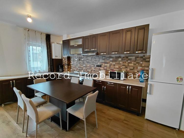 Apartament cu 3 camere semidecomandat în Florești