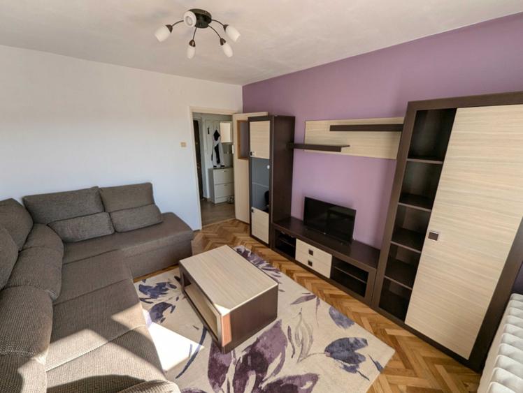 Apartament cu 2 camere decomandat în Dâmbul Rotund