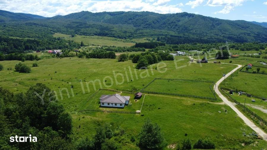 Casă cu 5 camere cu Teren 2000 Mp în Nucșoara