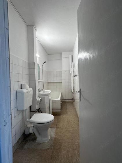 Garsonieră decomandată în Central