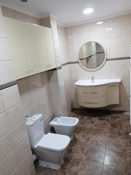 Apartament cu 3 camere decomandat în Exterior Vest