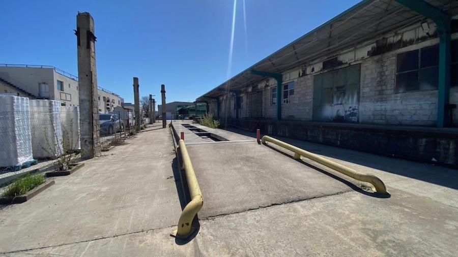 Spațiu industrial, de 4,076 mp, în Central