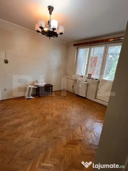 Apartament cu 3 camere semidecomandat în Ultracentral