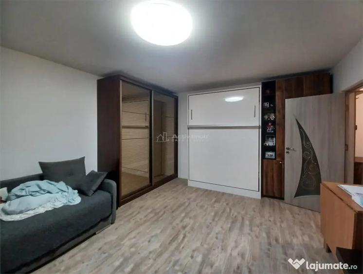 Garsonieră decomandată în Vitan