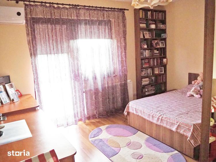 Casă cu 6 camere cu Teren 489 Mp în Central