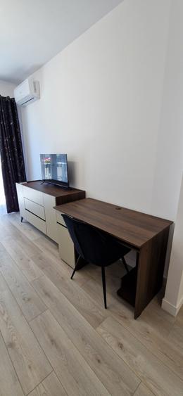 Apartament cu 2 camere semidecomandat în Podu Roș