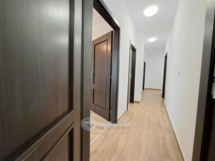 Apartament cu 3 camere decomandat, mobilat în Cug