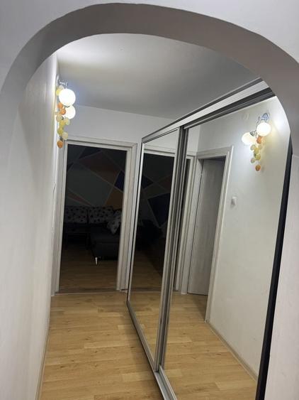 Inchiriez ap. 2 camere decomandat etajul unu din patru complet mobilat cu loc de parcare privat - 2