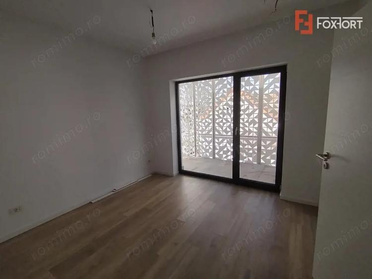 Casă cu 4 camere cu Teren 191 Mp în Buziașului