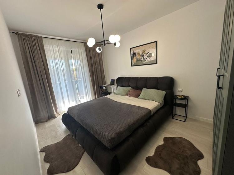 Apartament cu 3 camere decomandat în Păcii