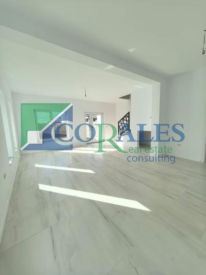 Duplex cu 5 camere cu Canalizare în Ghiroda