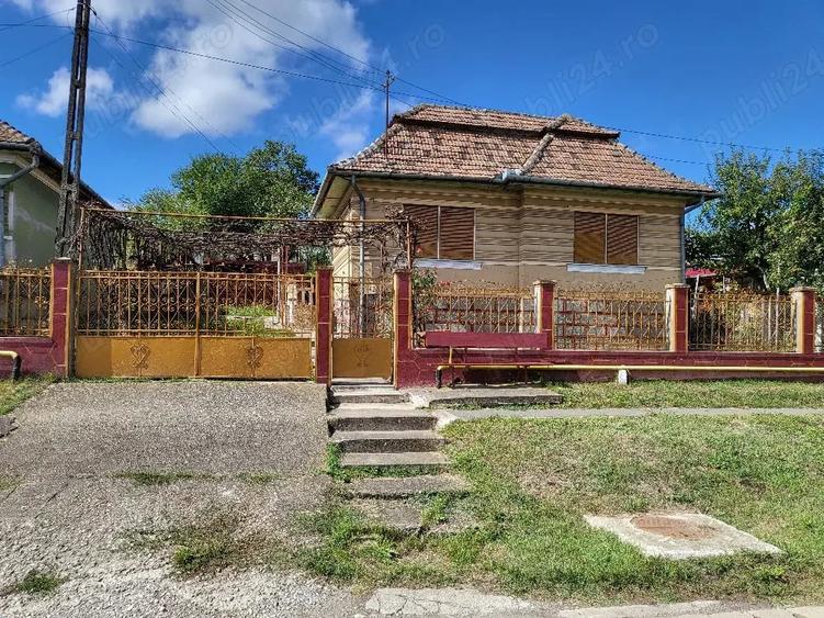 Casă cu 2 camere în Luna