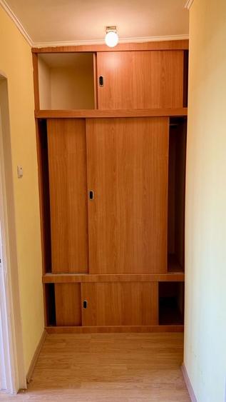 Apartament cu 3 camere semidecomandat în Gorjului