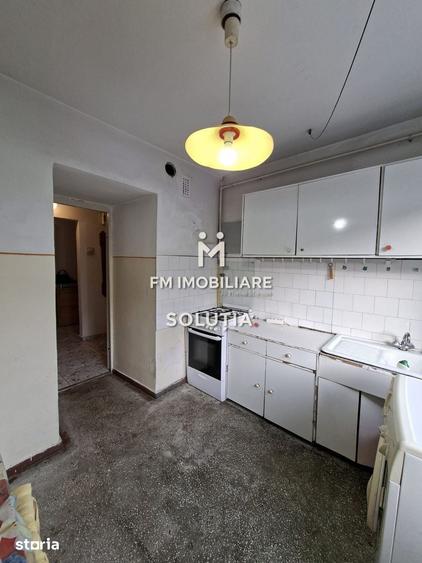 Apartament cu 4 camere decomandat în Central