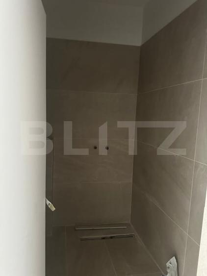 Apartament cu 4 camere semidecomandat în Central
