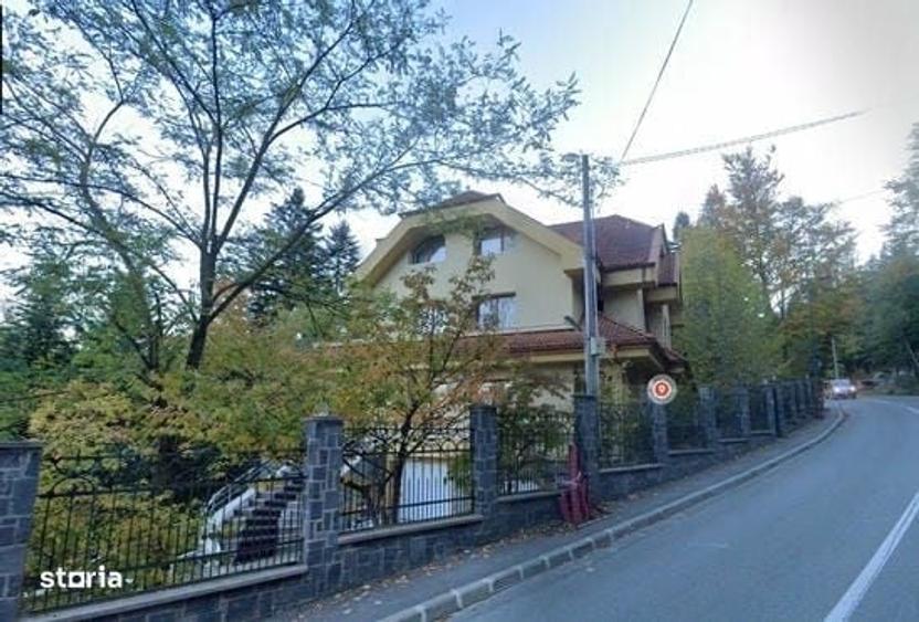 Casă cu 4 camere în Central