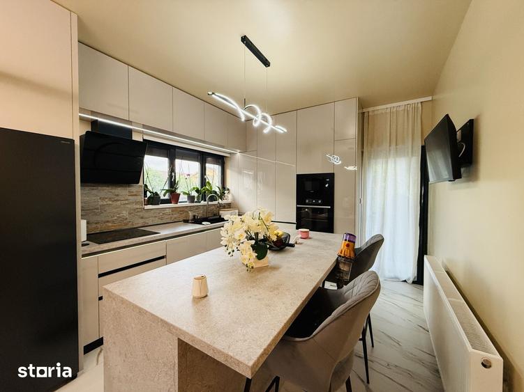 Casă cu 3 camere cu Teren 250 Mp în Sânmihaiu Român