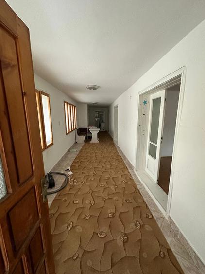 Casă cu 3 camere cu Teren 400 Mp în Lăpușnicel
