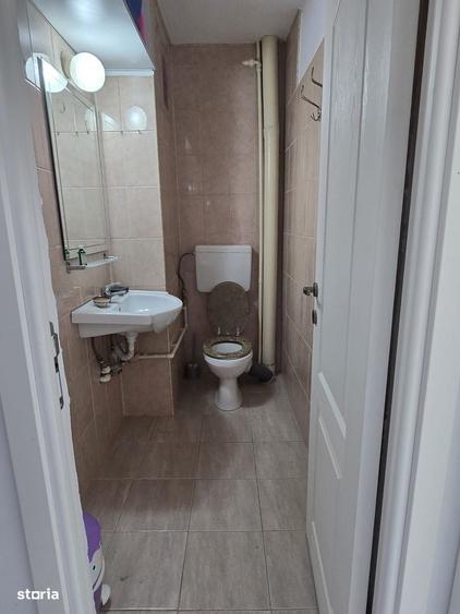 Apartament cu 4 camere semidecomandat în Central