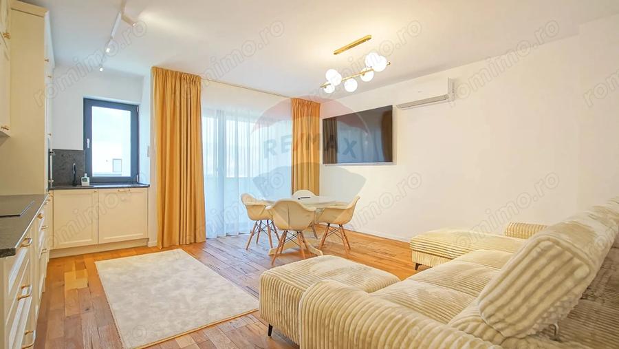 Apartament cu 3 camere decomandat în Noua