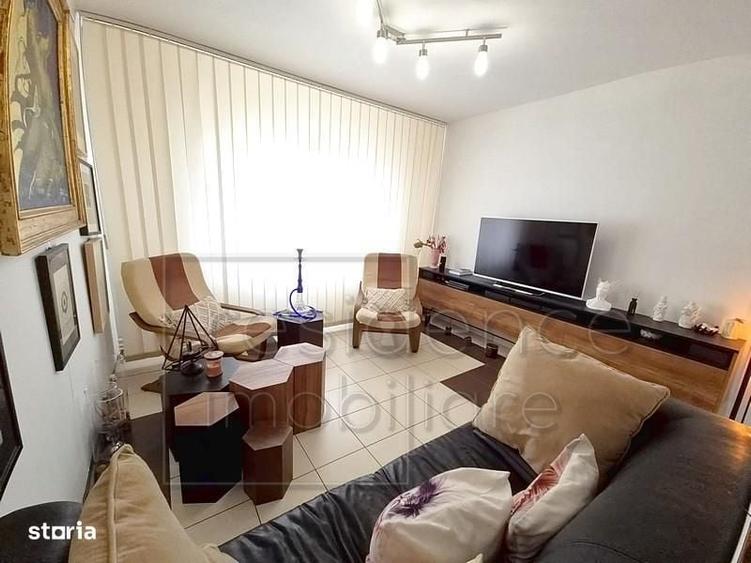 Apartament cu 4 camere decomandat în Plopilor