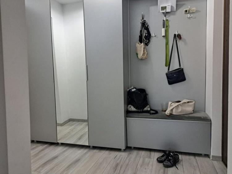 Apartament cu 2 camere decomandat în Casa de Cultură