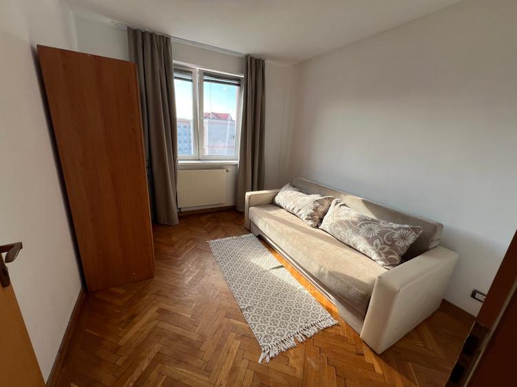Apartament cu 3 camere în Mihai Viteazul