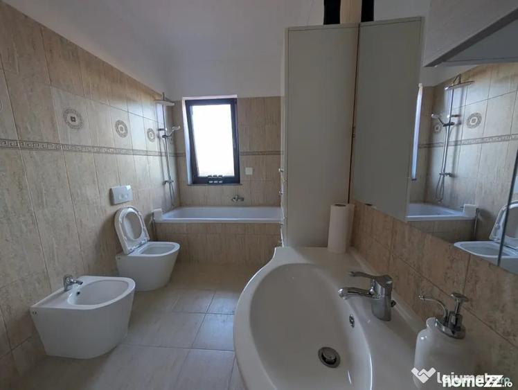 Casă cu 3 camere cu Teren 400 Mp în Central