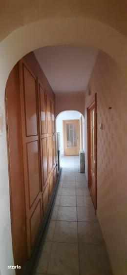 Apartament cu 3 camere decomandat în Brăilița