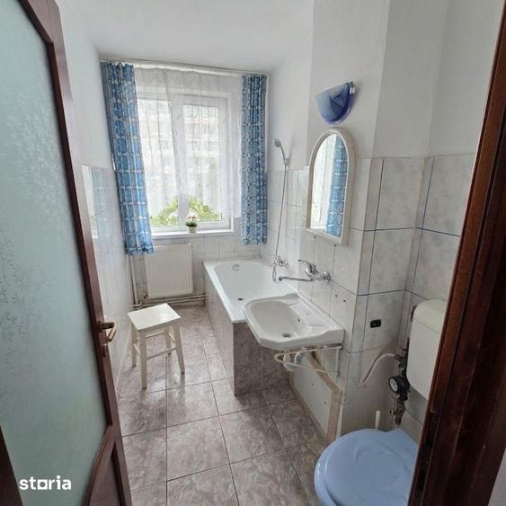 Apartament cu 2 camere decomandat în Cornișa