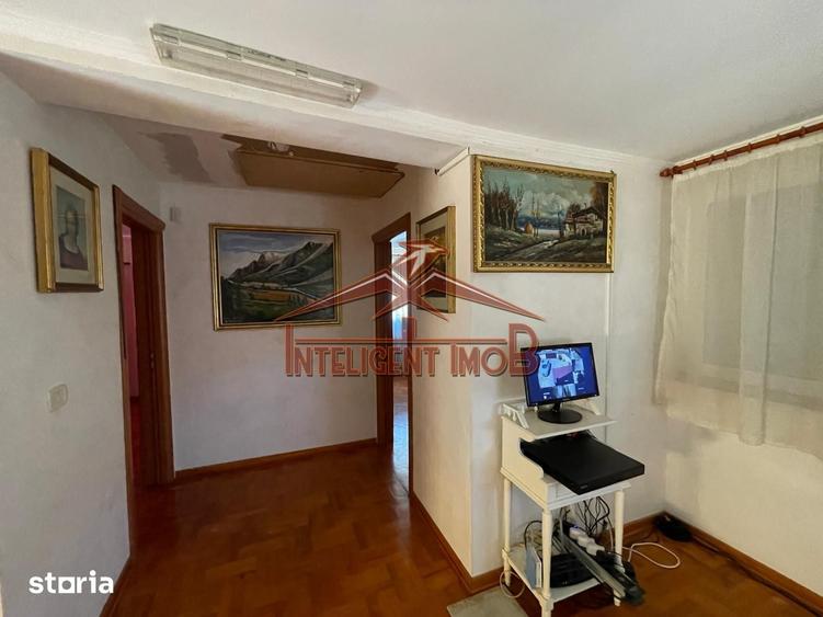 Casă cu 5 camere decomandat cu Teren 900 Mp în Mândra
